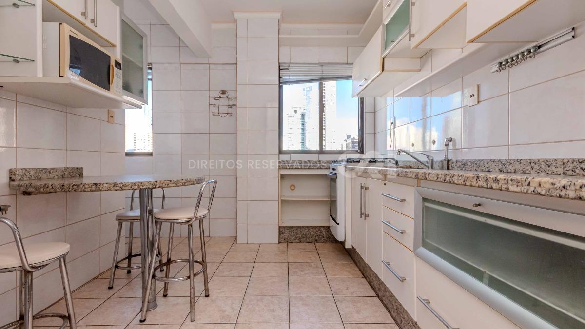 Cobertura Duplex com 3 Quartos e 1 suíte no Anne Christine Schmitz no Centro de Balneário Camboriú