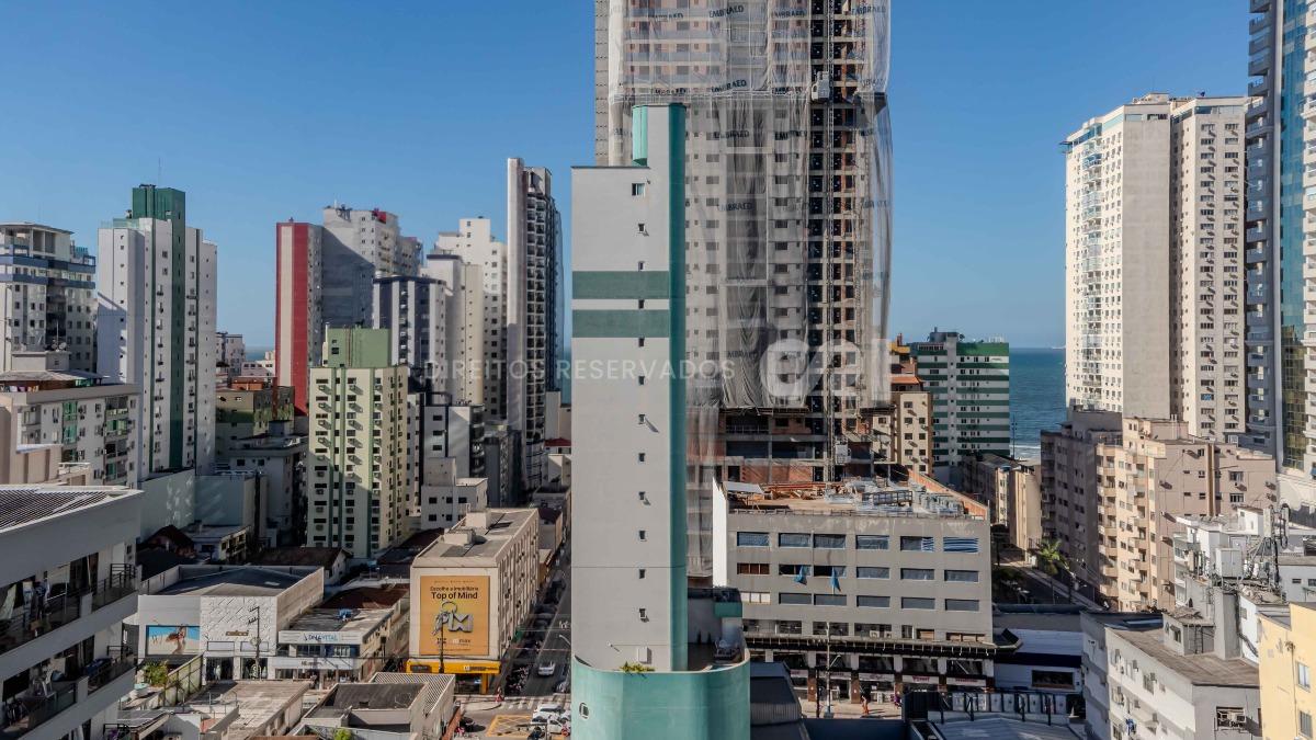 Cobertura Duplex com 3 Quartos e 1 suíte no Anne Christine Schmitz no Centro de Balneário Camboriú