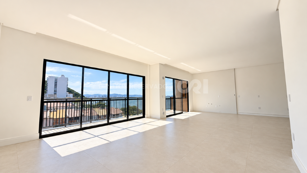 Apartamento Duplex Frente Mar com 3 Suítes no La Plage em Cabeçudas, Itajaí