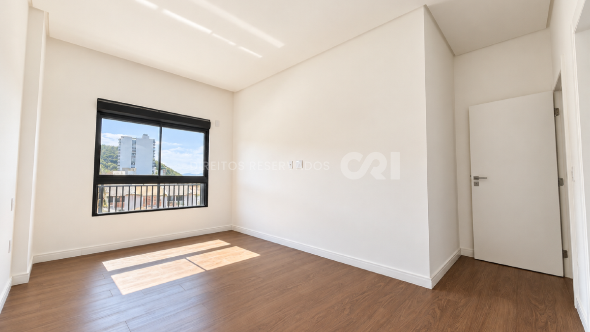 Apartamento Duplex Frente Mar com 3 Suítes no La Plage em Cabeçudas, Itajaí