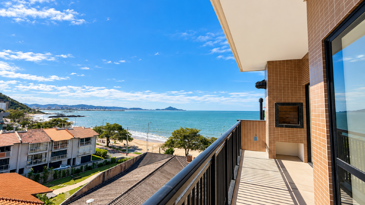 Apartamento Duplex Frente Mar com 3 Suítes no La Plage em Cabeçudas, Itajaí