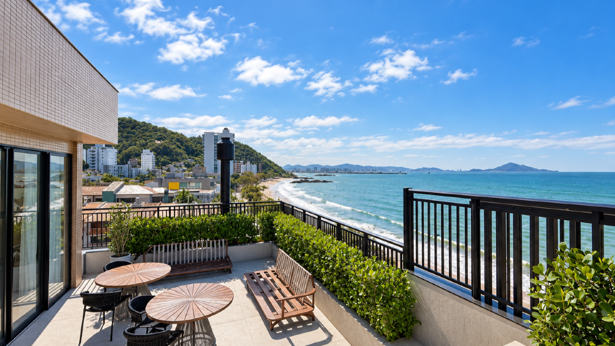 Apartamento Frente Mar Mobiliado com 3 Suítes no La Plage em Cabeçudas, Itajaí