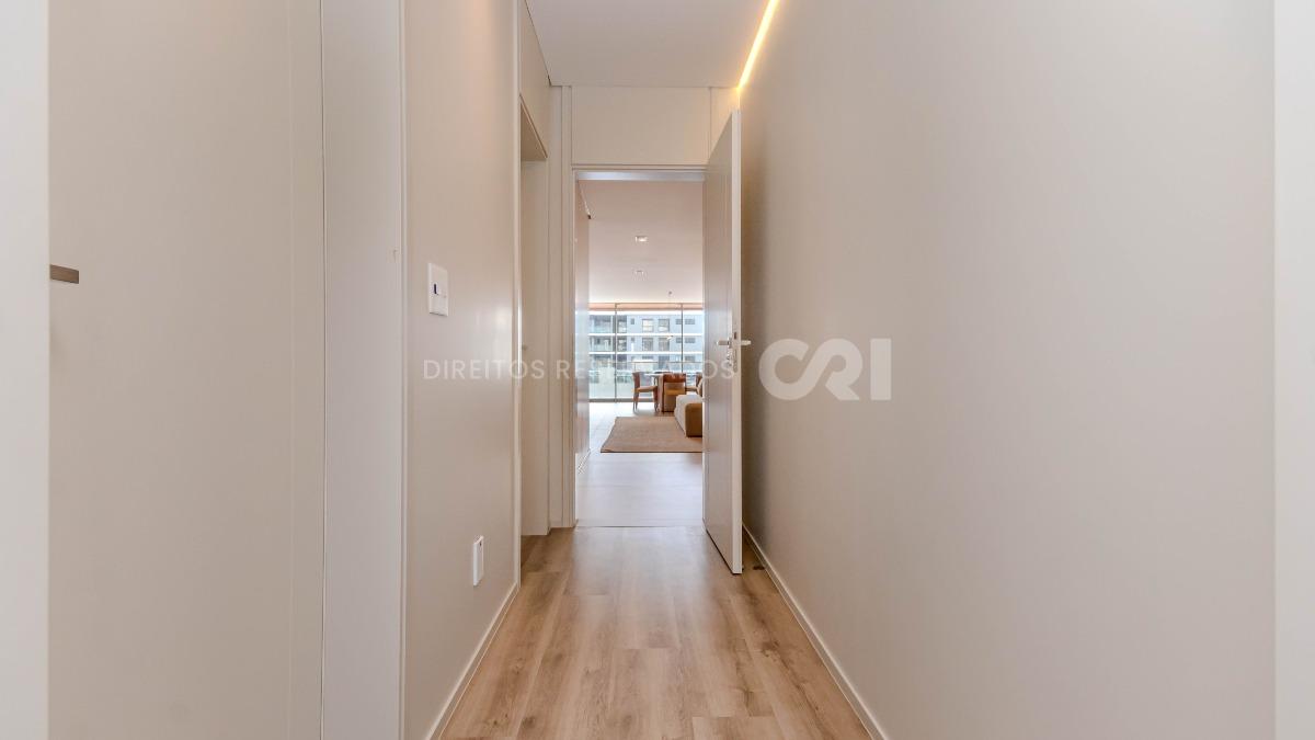 Apartamento Frente Mar com 3 Suítes no Tirreno Residenziale na Praia Brava em Itajaí