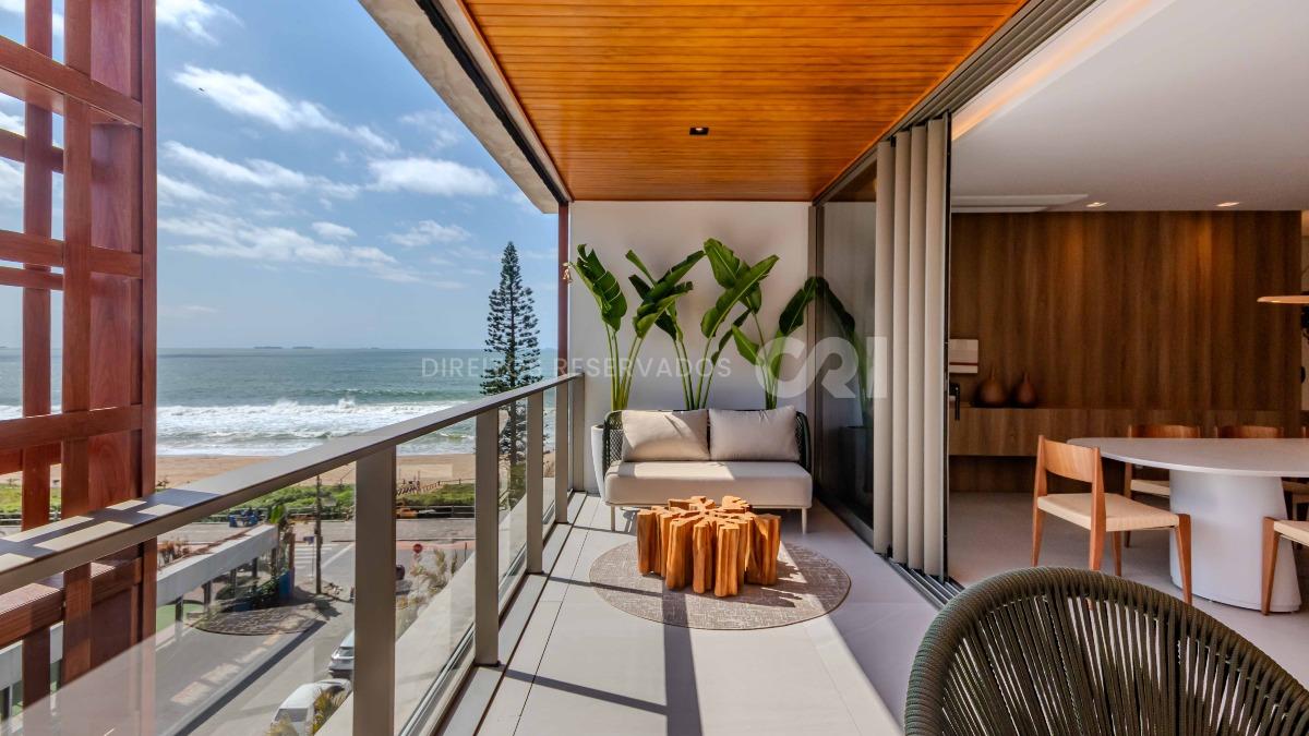 Apartamento Frente Mar com 3 Suítes no Tirreno Residenziale na Praia Brava em Itajaí