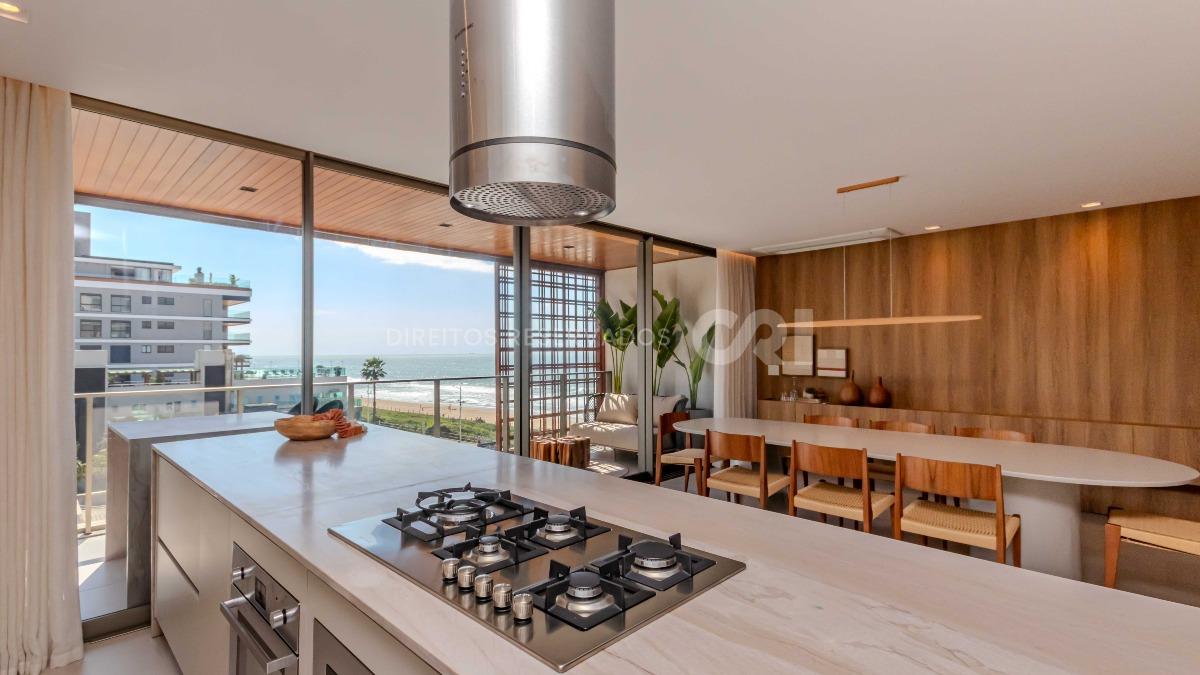 Apartamento Frente Mar com 3 Suítes no Tirreno Residenziale na Praia Brava em Itajaí