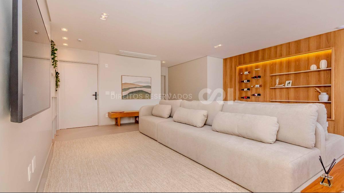 Apartamento Frente Mar com 3 Suítes no Tirreno Residenziale na Praia Brava em Itajaí