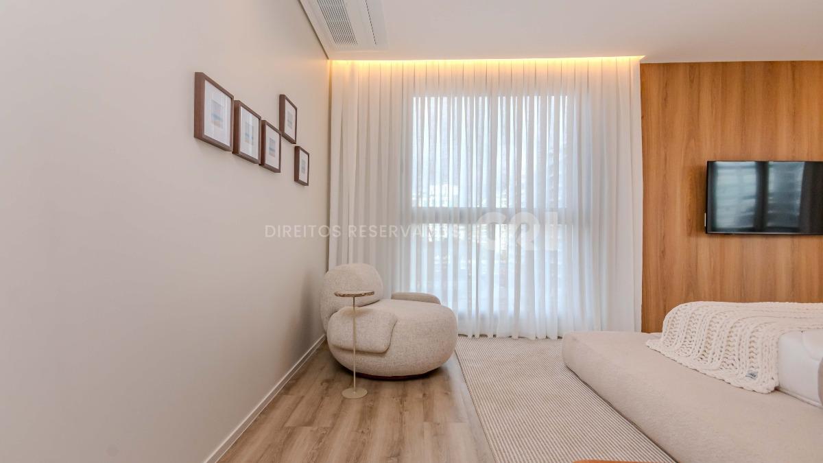 Apartamento Frente Mar com 3 Suítes no Tirreno Residenziale na Praia Brava em Itajaí
