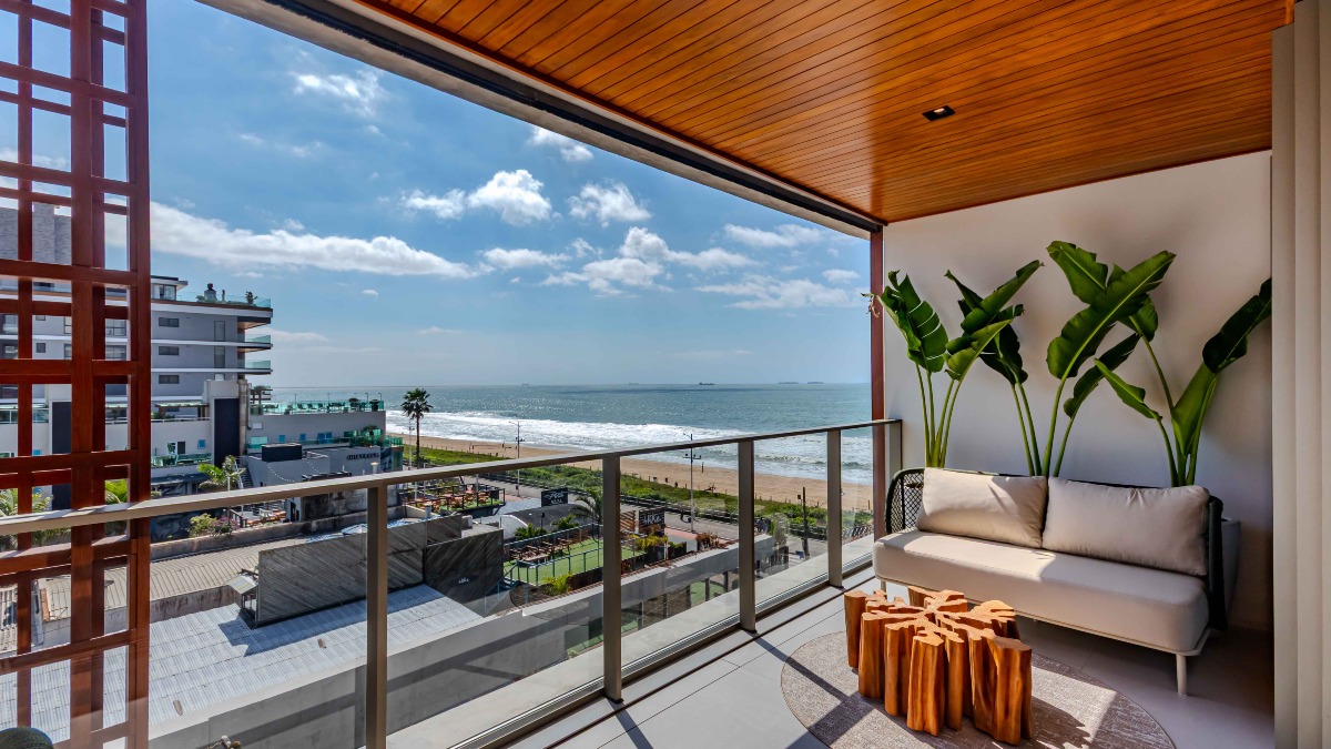 Apartamento Frente Mar com 3 Suítes no Tirreno Residenziale na Praia Brava em Itajaí