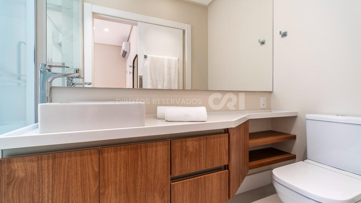 Apartamento com 4 Suítes no South Beach na Barra Sul em Balneário Camboriú
