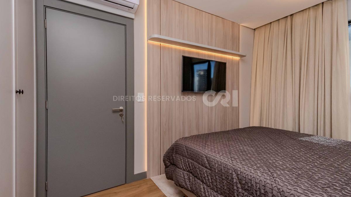 Apartamento com 1 Suíte no New York em Meia Praia, Itapema 