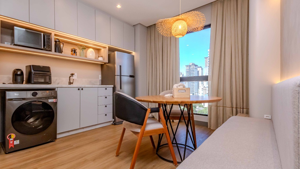Apartamento com 1 Suíte no New York em Meia Praia, Itapema
