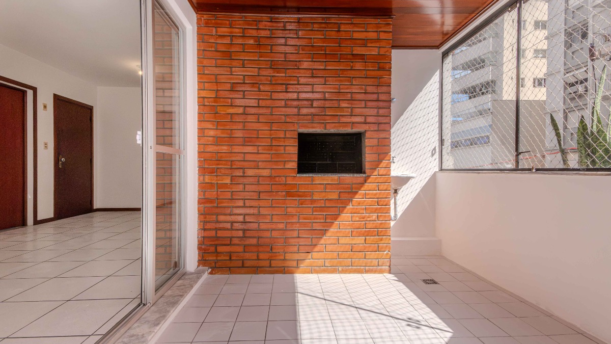 Apartamento com 3 quartos no Residencial Lótus no Centro de Balneário Camboriú
