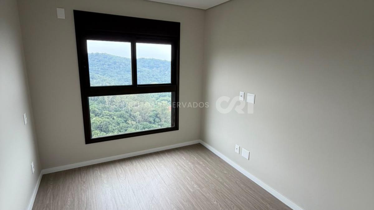 Apartamento com 3 Dormitórios no Edifício Torres da Brava na Praia Brava em Itajaí