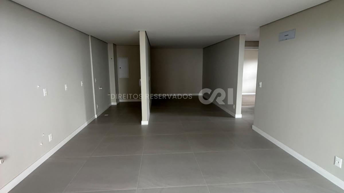 Apartamento com 3 Dormitórios no Edifício Torres da Brava na Praia Brava em Itajaí