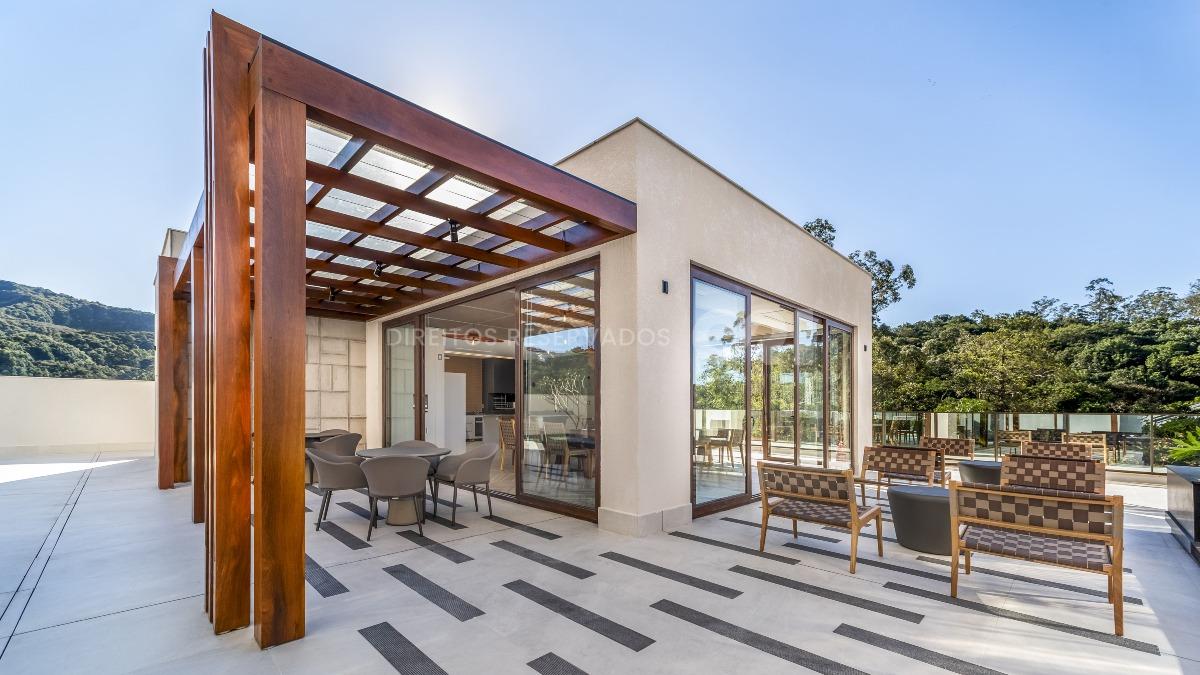 Apartamento com 3 dormitórios no Torres da Brava na Praia Brava em Itajaí