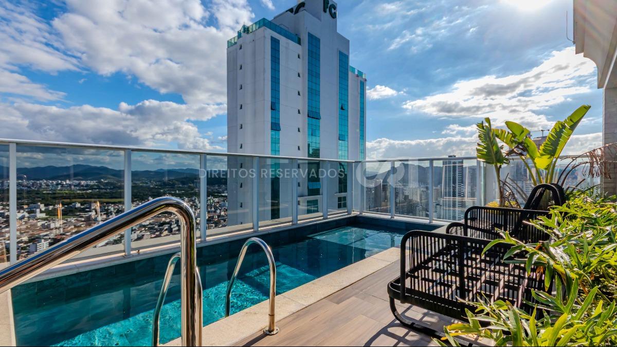 Cobertura duplex com 3 suítes no Hamptons Village no Centro de Balneário Camboriú