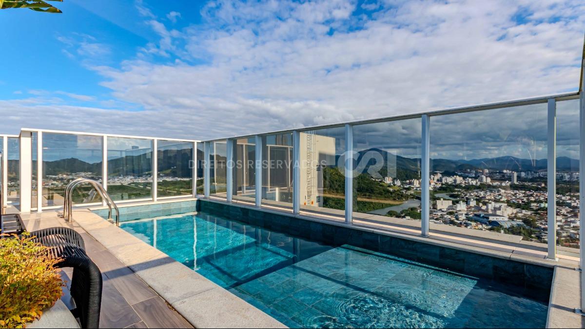 Cobertura duplex com 3 suítes no Hamptons Village no Centro de Balneário Camboriú