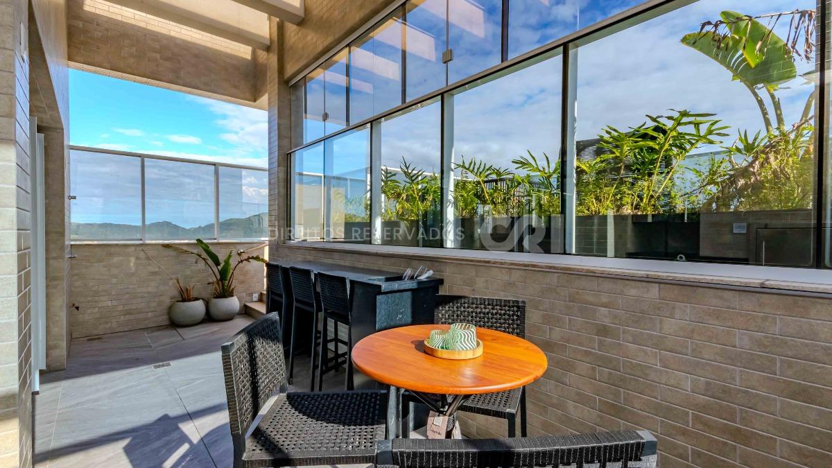 Cobertura duplex com 3 suítes no Hamptons Village no Centro de Balneário Camboriú
