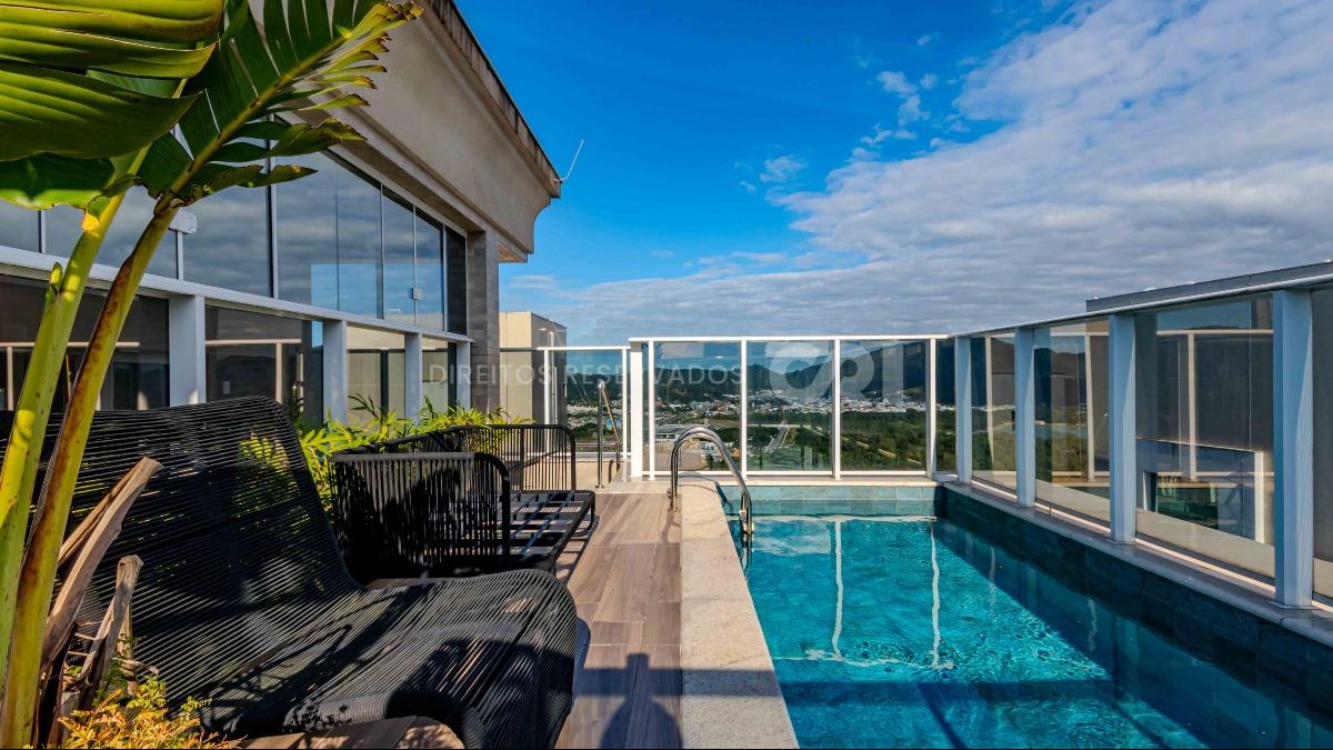 Cobertura duplex com 3 suítes no Hamptons Village no Centro de Balneário Camboriú