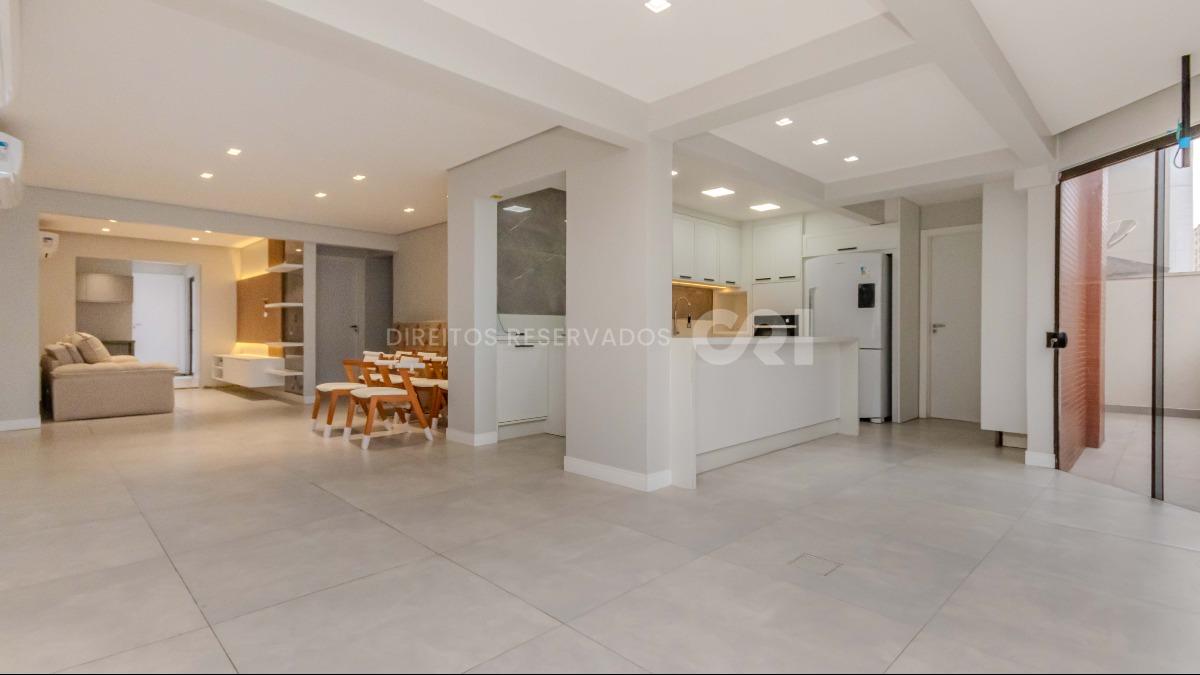 Apartamento Diferenciado com 3 Dormitórios no Edifício Costa do Sol no Centro de Balneário Camboriú