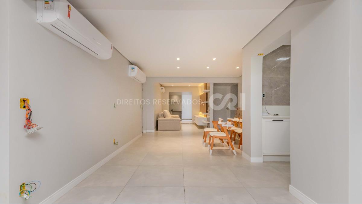 Apartamento Diferenciado com 3 Dormitórios no Edifício Costa do Sol no Centro de Balneário Camboriú