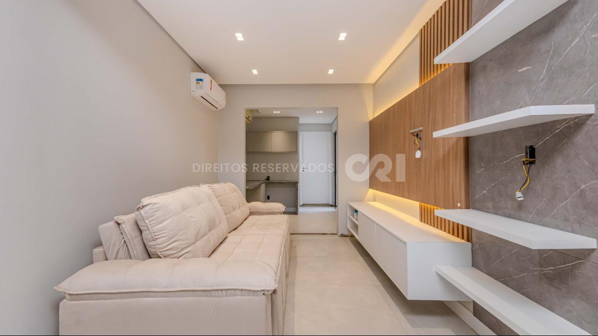 Apartamento Diferenciado com 3 Dormitórios no Edifício Costa do Sol no Centro de Balneário Camboriú