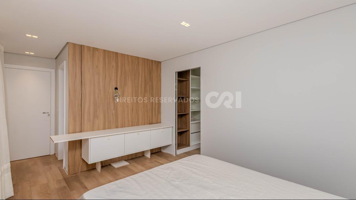 Apartamento Diferenciado com 3 Dormitórios no Edifício Costa do Sol no Centro de Balneário Camboriú