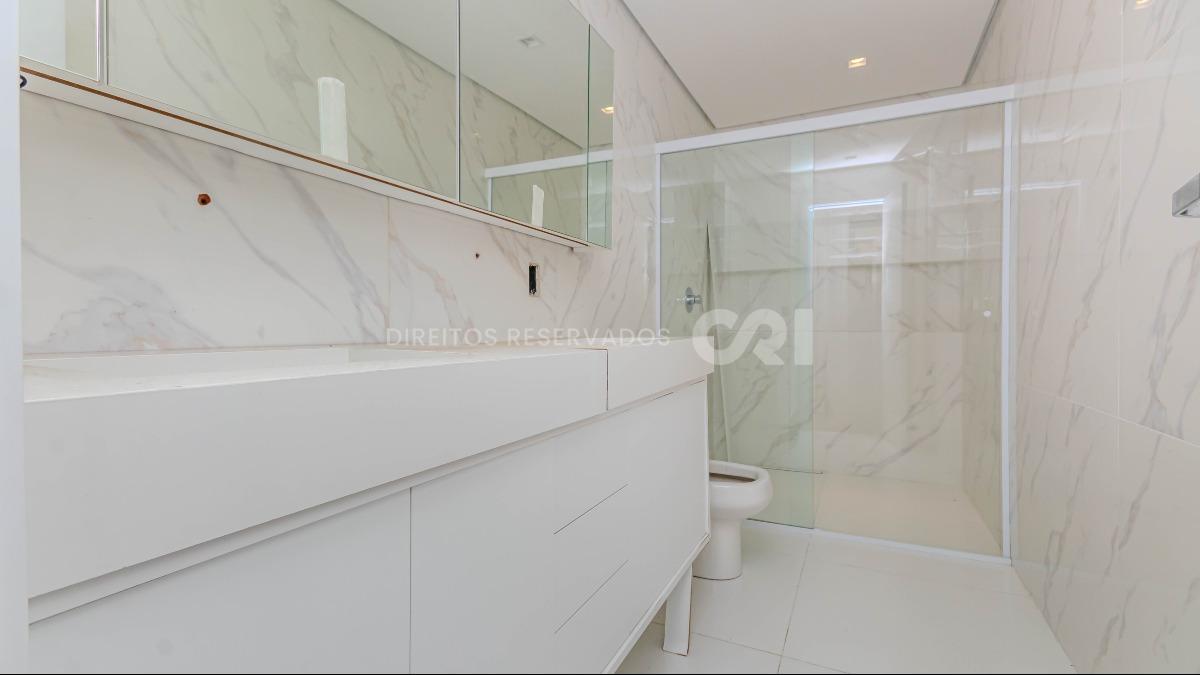 Apartamento Diferenciado com 3 Dormitórios no Edifício Costa do Sol no Centro de Balneário Camboriú