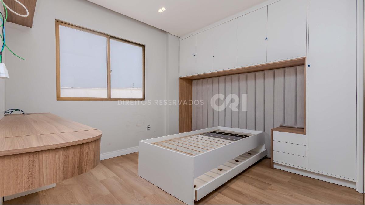Apartamento Diferenciado com 3 Dormitórios no Edifício Costa do Sol no Centro de Balneário Camboriú