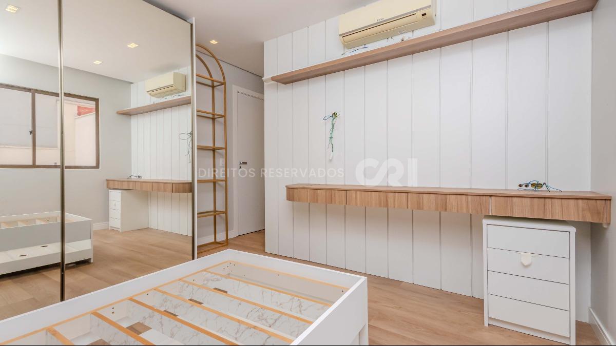 Apartamento Diferenciado com 3 Dormitórios no Edifício Costa do Sol no Centro de Balneário Camboriú
