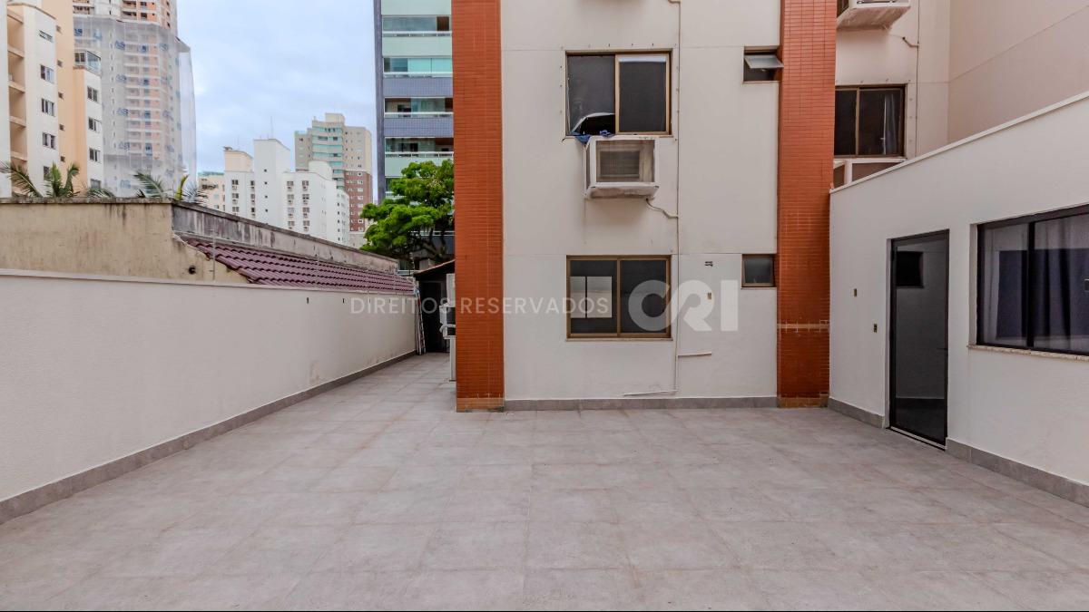 Apartamento Diferenciado com 3 Dormitórios no Edifício Costa do Sol no Centro de Balneário Camboriú