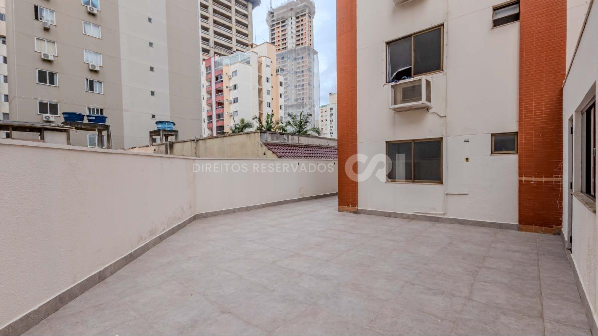 Apartamento Diferenciado com 3 Dormitórios no Edifício Costa do Sol no Centro de Balneário Camboriú