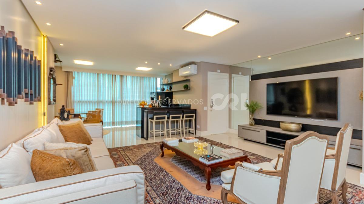 Apartamento com 3 Suítes no Brava Home Resort na Praia Brava em Itajaí