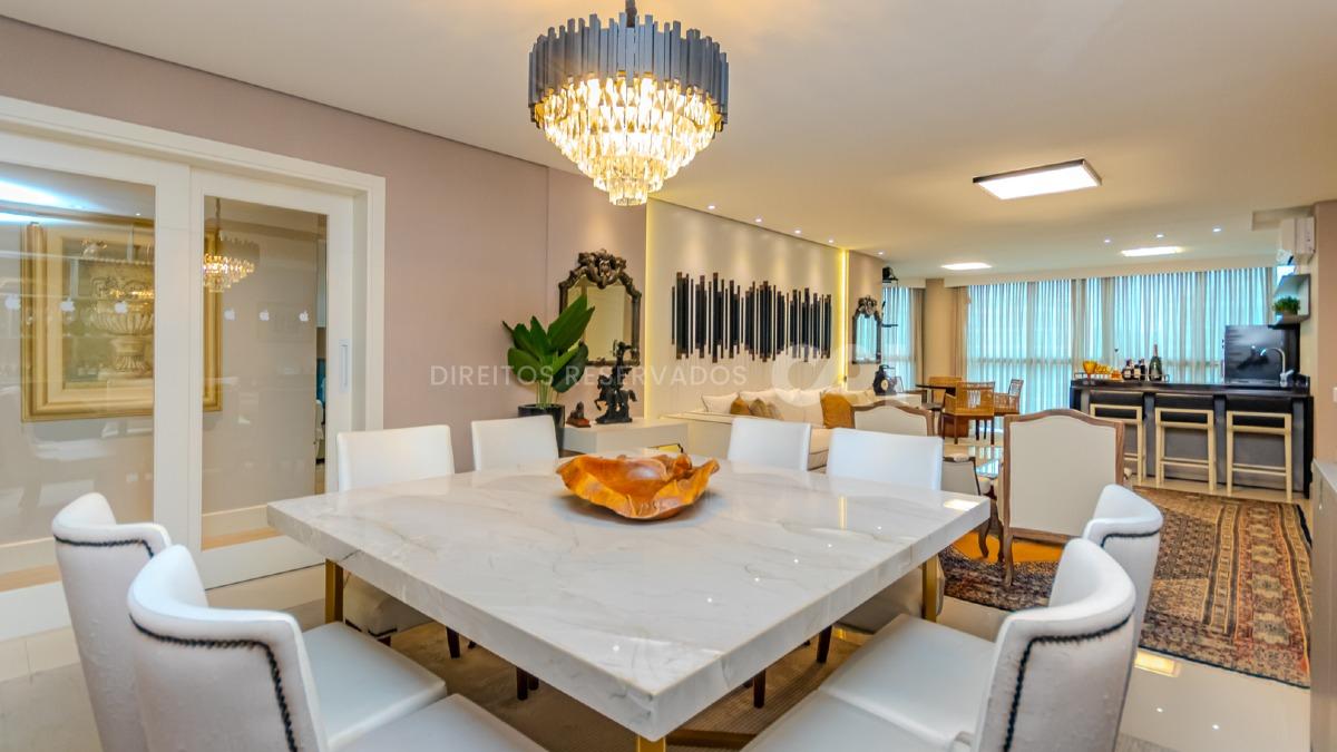 Apartamento com 3 Suítes no Brava Home Resort na Praia Brava em Itajaí