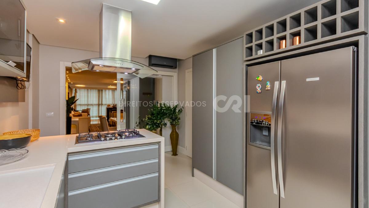 Apartamento com 3 Suítes no Brava Home Resort na Praia Brava em Itajaí