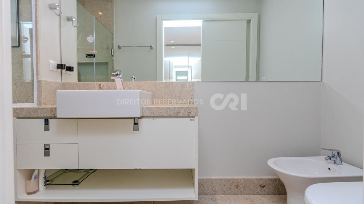 Apartamento com 3 Suítes no Brava Home Resort na Praia Brava em Itajaí