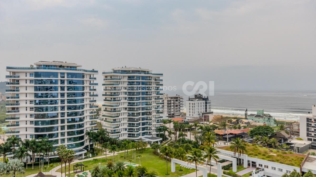Apartamento com 3 Suítes no Brava Home Resort na Praia Brava em Itajaí
