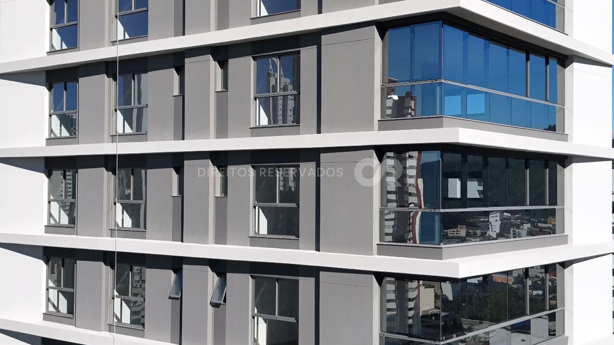  Apartamento com 3 suítes no Edifício DOM no Centro, Balneário Camboriú