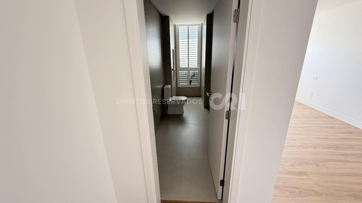 Apartamento com 3 Suítes no Riva Praia Brava em Itajaí