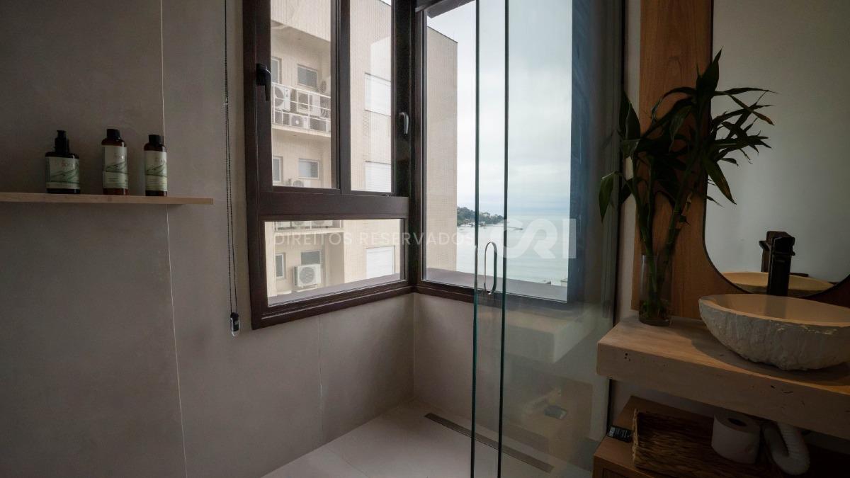 Apartamento com 4 Suítes no Mayfair, Centro de Itapema