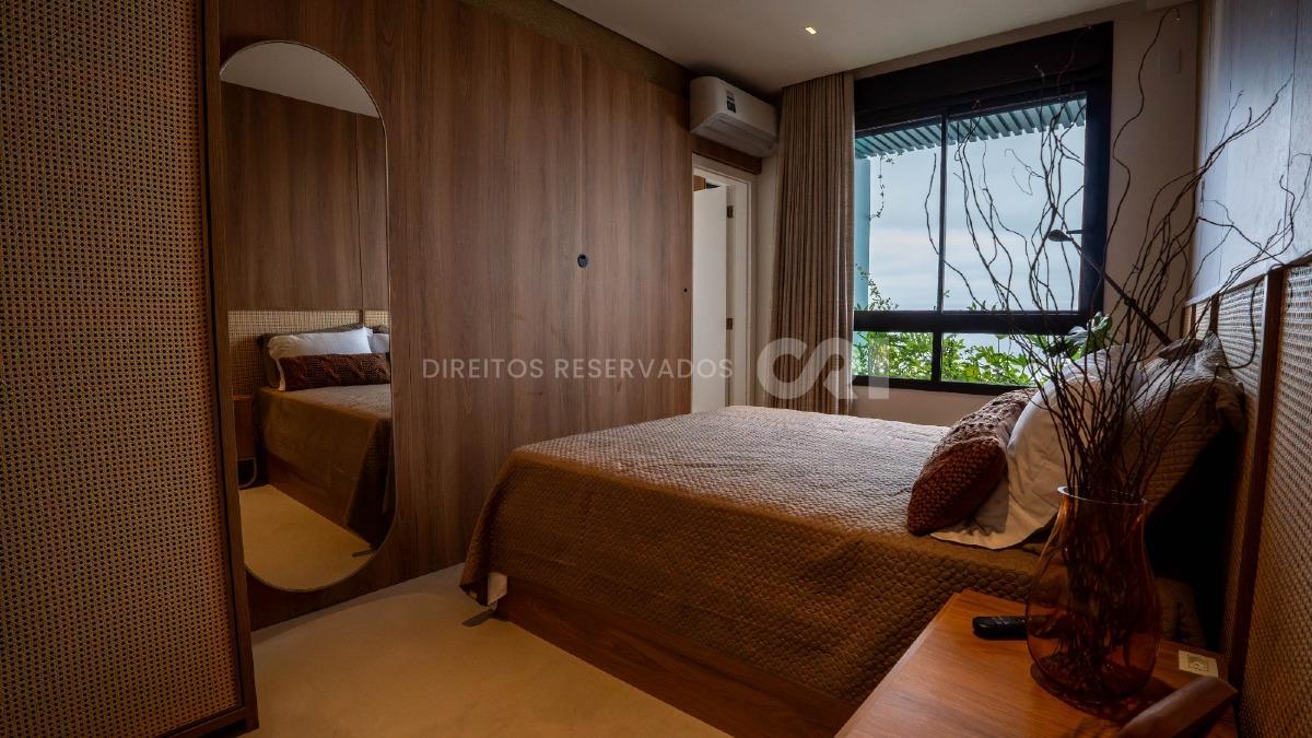 Apartamento com 4 Suítes no Mayfair, Centro de Itapema