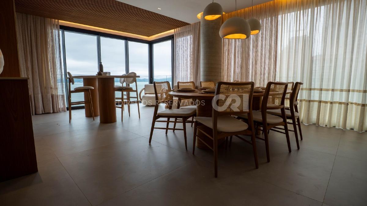 Apartamento com 4 Suítes no Mayfair, Centro de Itapema