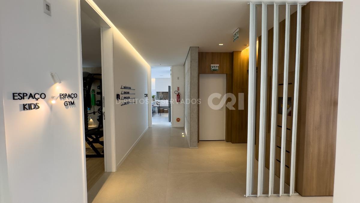  Apartamento com 3 suítes e 2 vagas no Edifício DOM no Centro em Balneário Camboriú