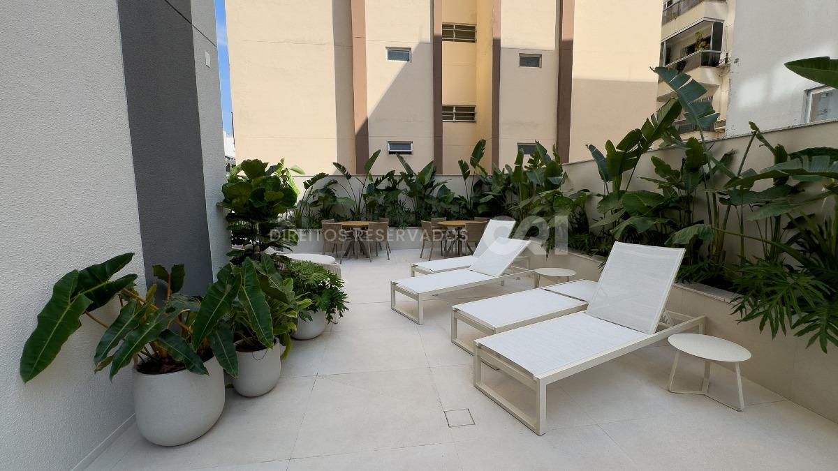  Apartamento com 3 suítes e 2 vagas no Edifício DOM no Centro em Balneário Camboriú