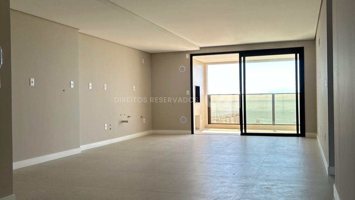 Apartamento com 3 Suítes no Torres da Brava Brisa na Praia Brava em Itajaí