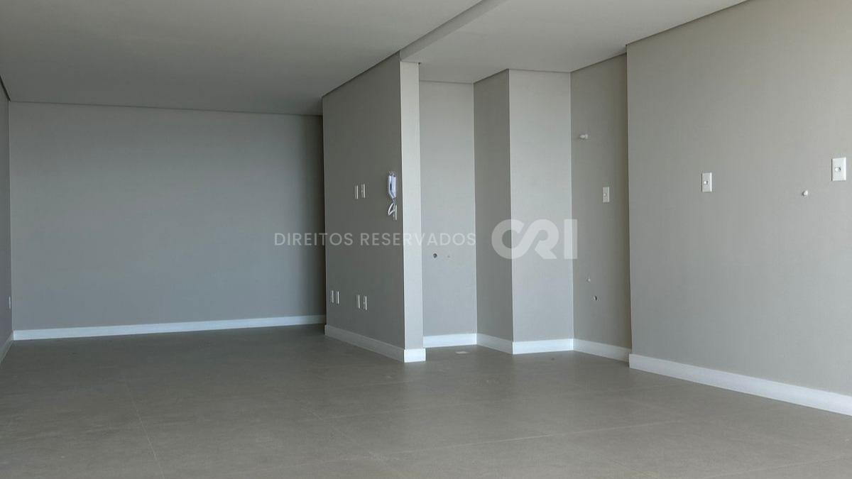 Apartamento com 3 Suítes no Torres da Brava Brisa na Praia Brava em Itajaí