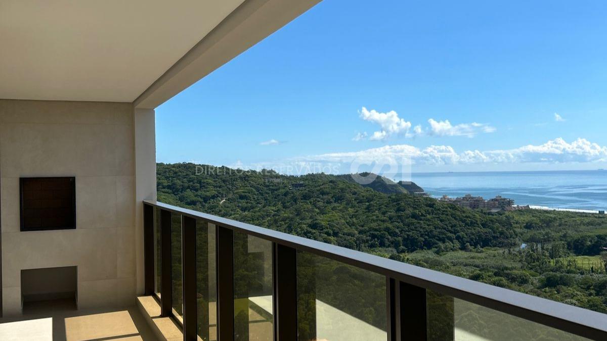 Apartamento com 3 Suítes no Torres da Brava Brisa na Praia Brava em Itajaí