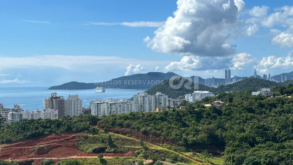 Apartamento com 3 Suítes no Torres da Brava Brisa na Praia Brava em Itajaí