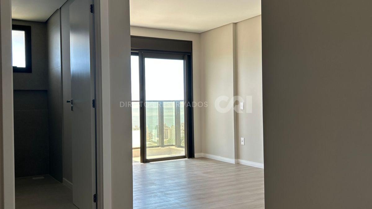 Apartamento com 3 Suítes no Torres da Brava Brisa na Praia Brava em Itajaí