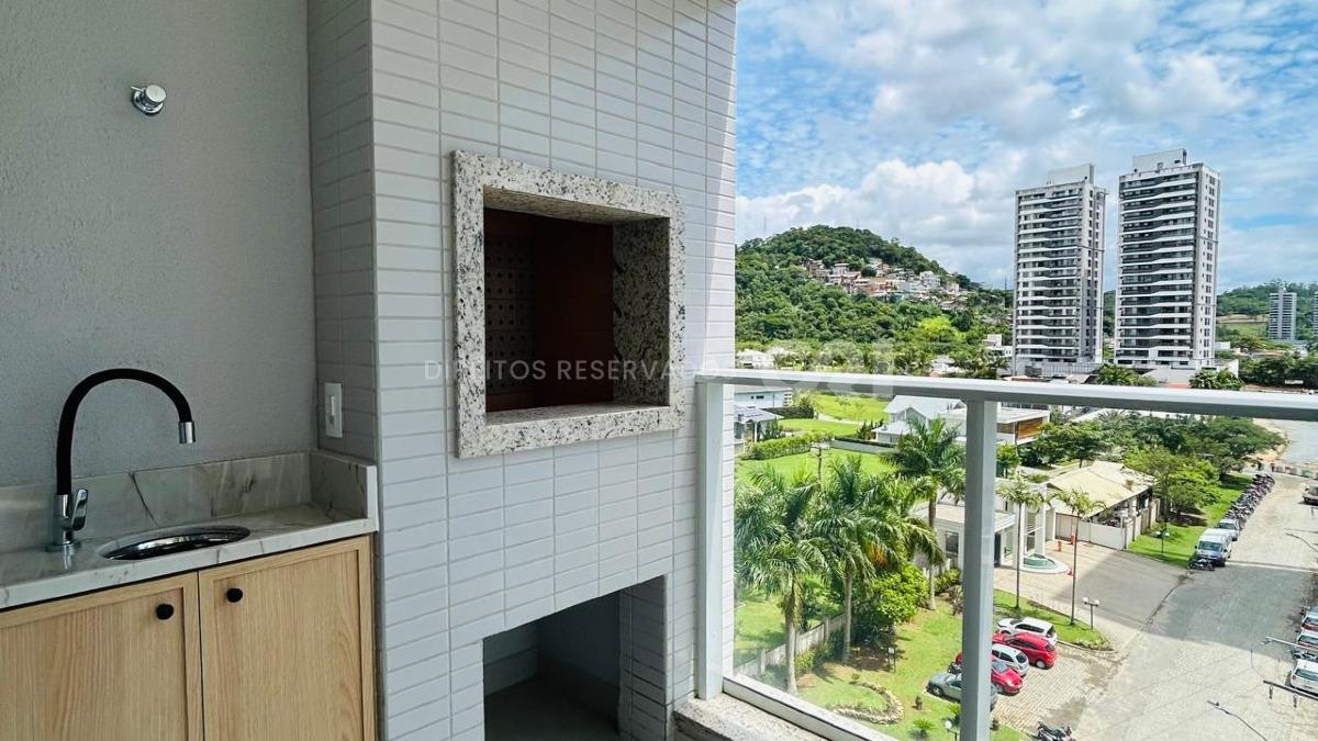 Apartamento Mobiliado com 3 Dormitórios no Edifício DUO na Praia Brava em Itajaí